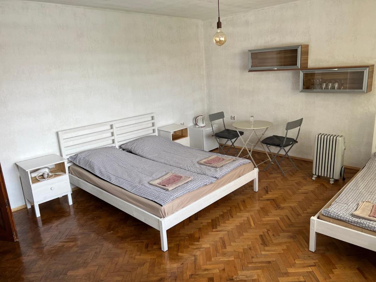 White Guest House 2 Karlovo Exterior photo